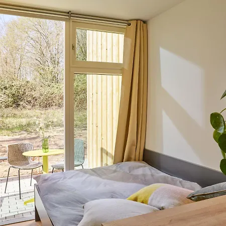 Aparthotel Modern Ausgebauter Ueberseecontainer Als Tiny House