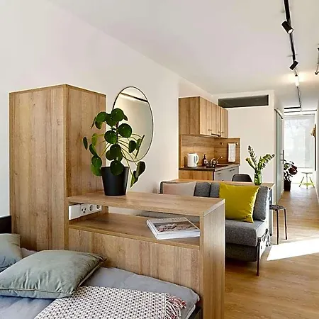 Modern Ausgebauter Ueberseecontainer Als Tiny House Апарт-отель