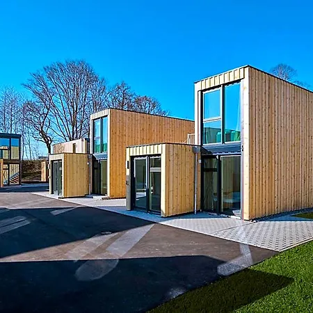 Modern Ausgebauter Ueberseecontainer Als Tiny House 3*