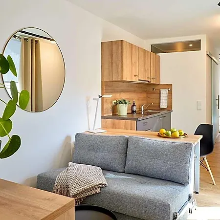 Modern Ausgebauter Ueberseecontainer Als Tiny House Апарт-отель 3*